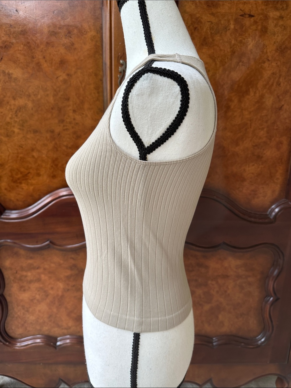 Aura Ribbed Racer Back Tank - Picture 4 of 6